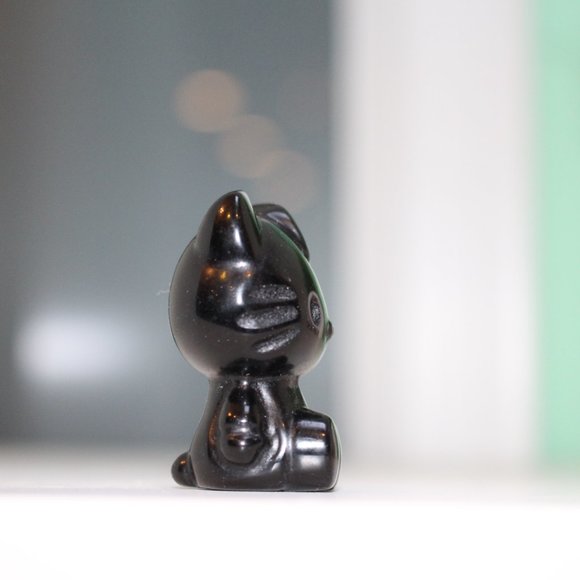 Hello Kitty Black Obsidian Hand Carved Natural Stone Figure - Picture 4 of 6